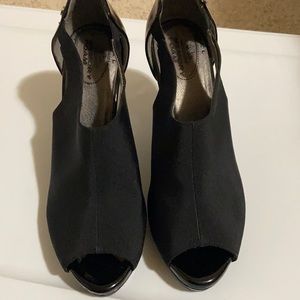 Life stride with memory foam high heels size 8